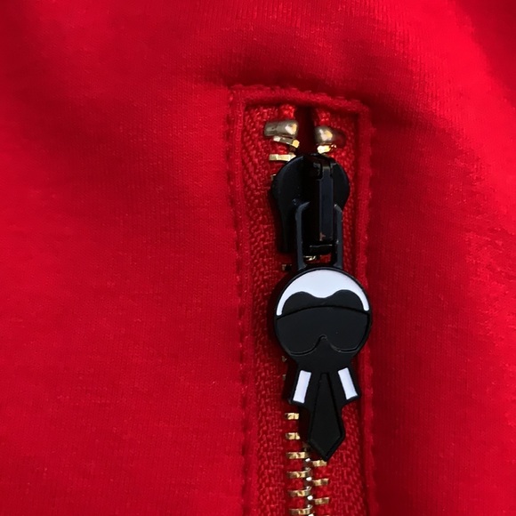 Verify nice stretch  sweater. - Picture 2 of 7